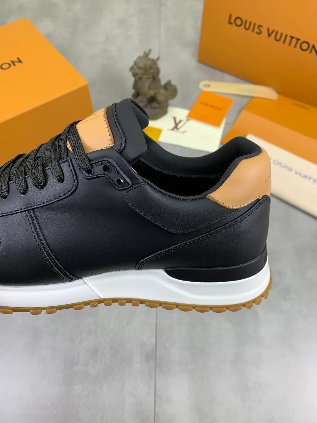 Men's men's shoes 💰P680 new style 💶[LOUIS VUITTON] (original order) new style 🍀LV Louis Vuitton * - top version of LV classic trendy shoes! Made of imported original cowhide and water-dyed cowhide lining. The latest original wear-resistant rubber combination outsole! High quality products! Multiple colors available, code number: 39-45 (38 46 customized)